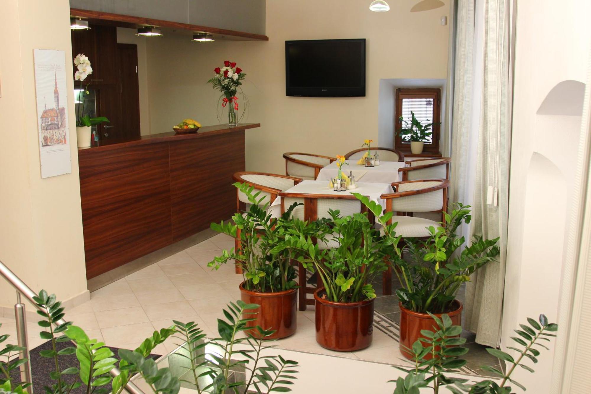 Hotel Penzion Na Hrade ออลอโมตซ์ ภายนอก รูปภาพ
