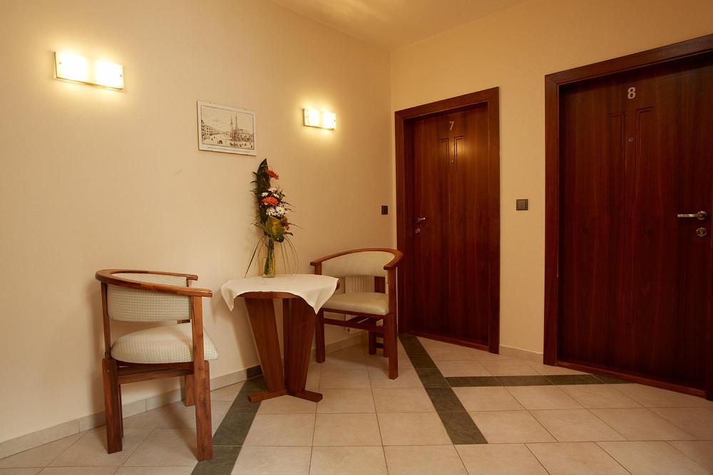 Hotel Penzion Na Hrade ออลอโมตซ์ ภายนอก รูปภาพ